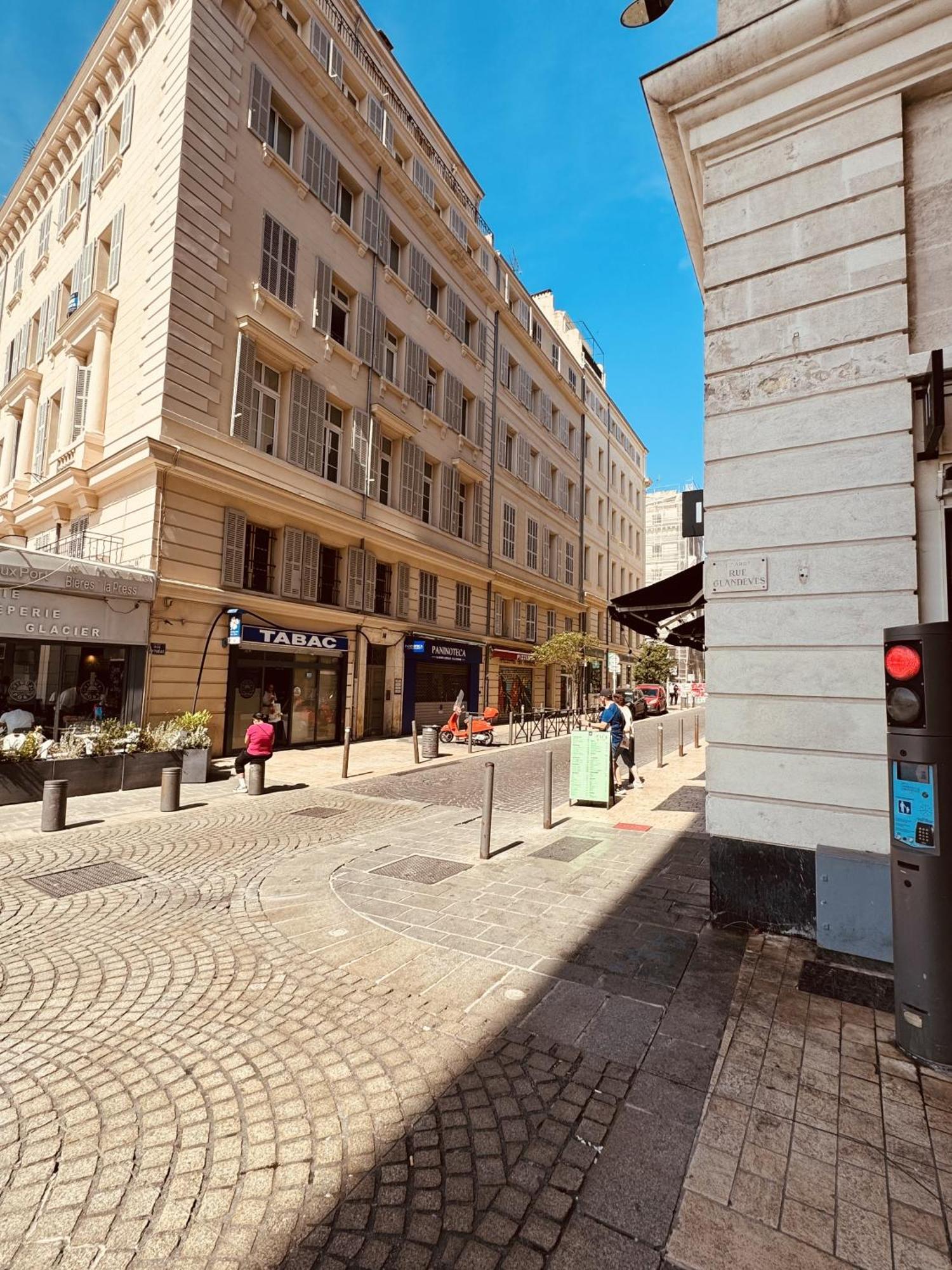 Au Coeur Du Vieux-port Aparthotel Marseille